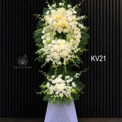 Kệ hoa cúc trắng phối lan cao cấp thành kính
